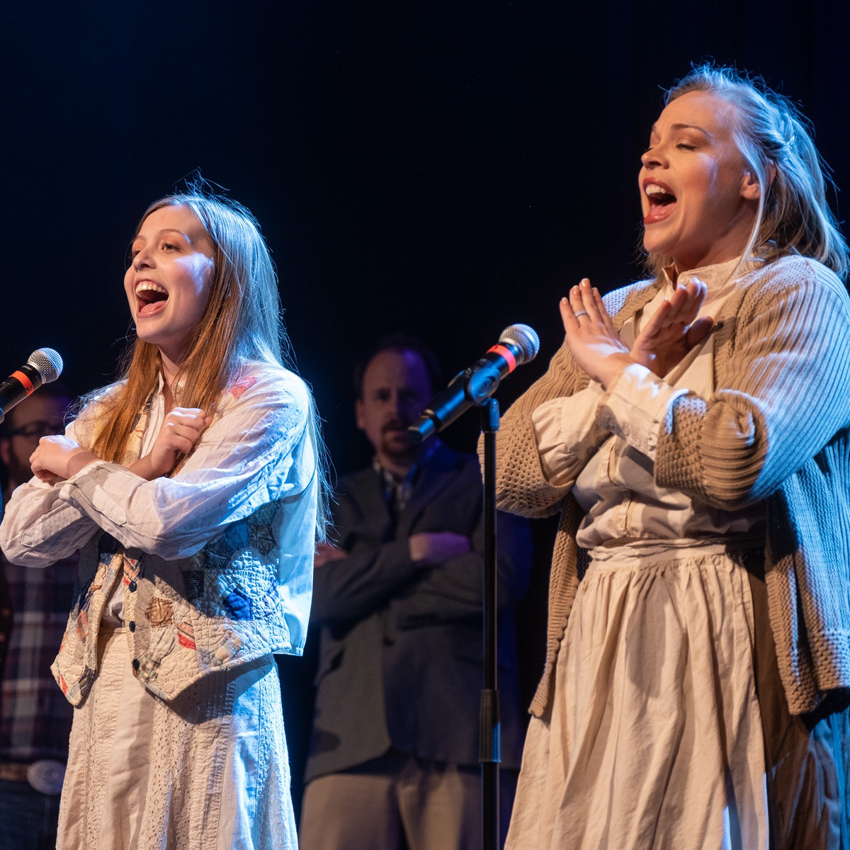 Photo of two Ladys Singing
