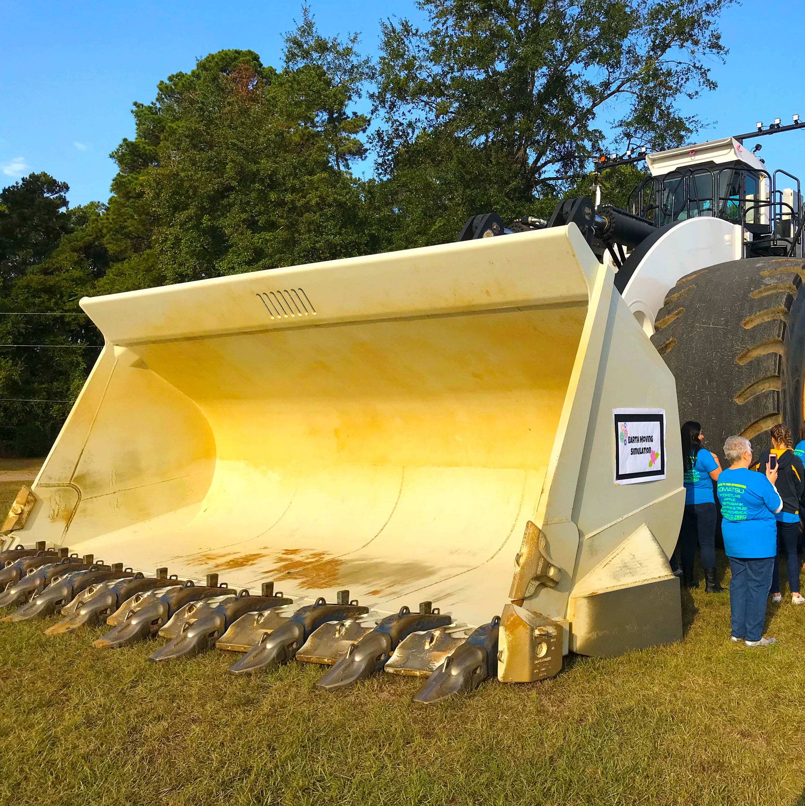 Komatsu's largest front end loader 