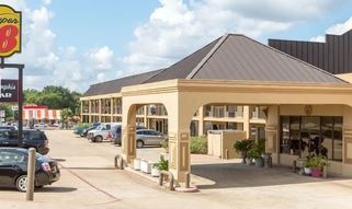 Super 8 North Exterior 